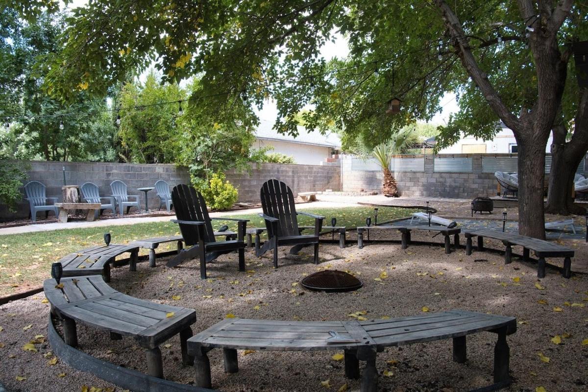 St George Family Getaway With Fire Pit, Ping Pong And Pet-Friendly Amenities St. George Luaran gambar